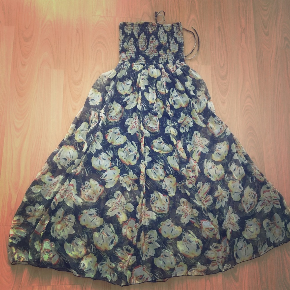 Hawaiian Yellow and Black Floral Stretch Dress